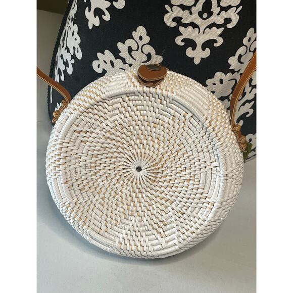 Round Wicker Star Bag with Floral Interior - Picture 2 of 11